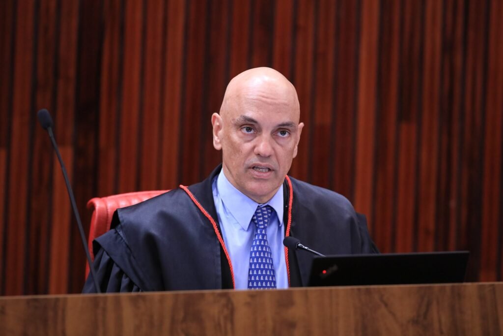 Delegados da PF denunciam Moraes por ‘abuso de autoridade’