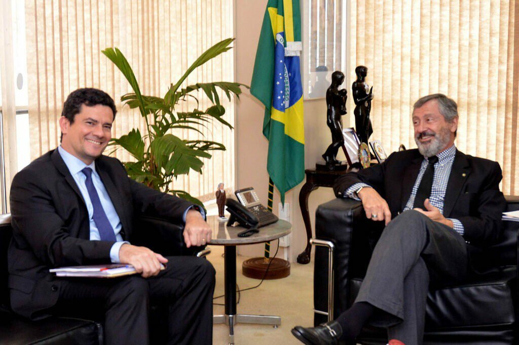 Em vídeo, Moro exibe os crimes que foram cometidos por Lula