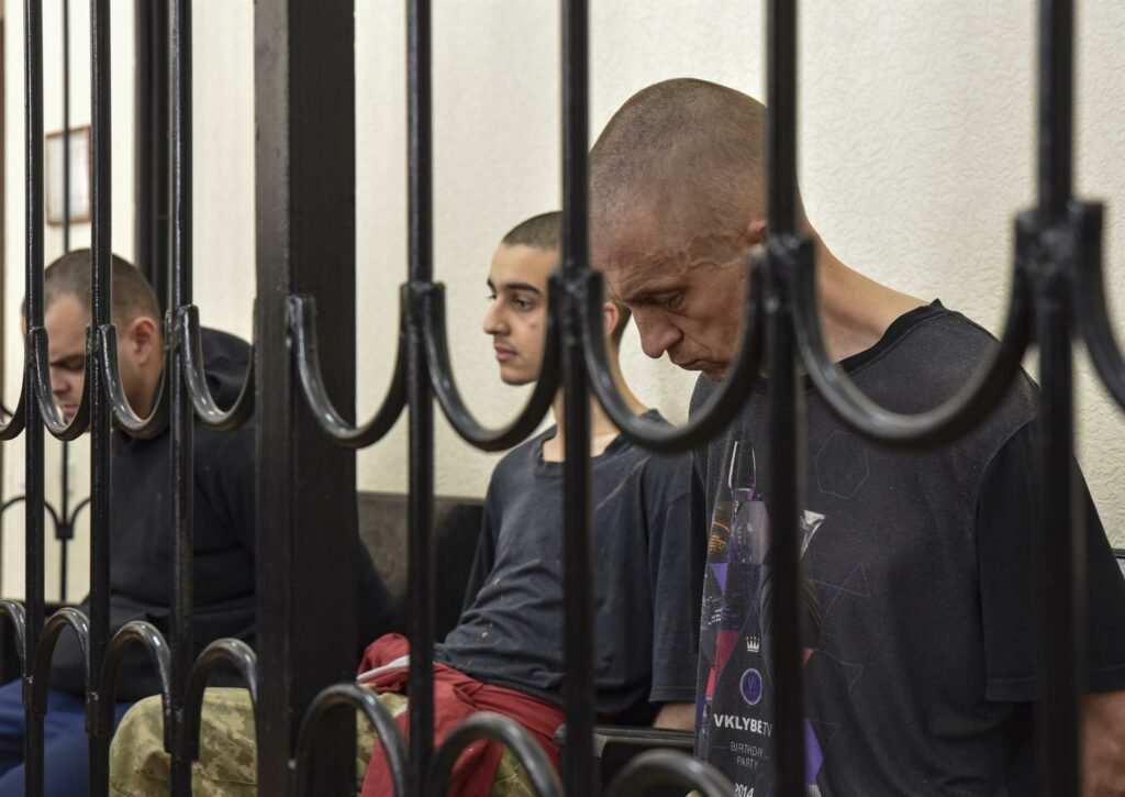 Ex-prisioneiro da Rússia era forçado a ouvir ABBA em tortura