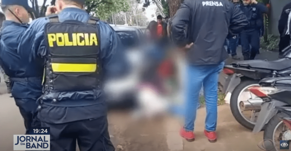 Jornalista é assassinado em frente a uma rádio, no Paraguai