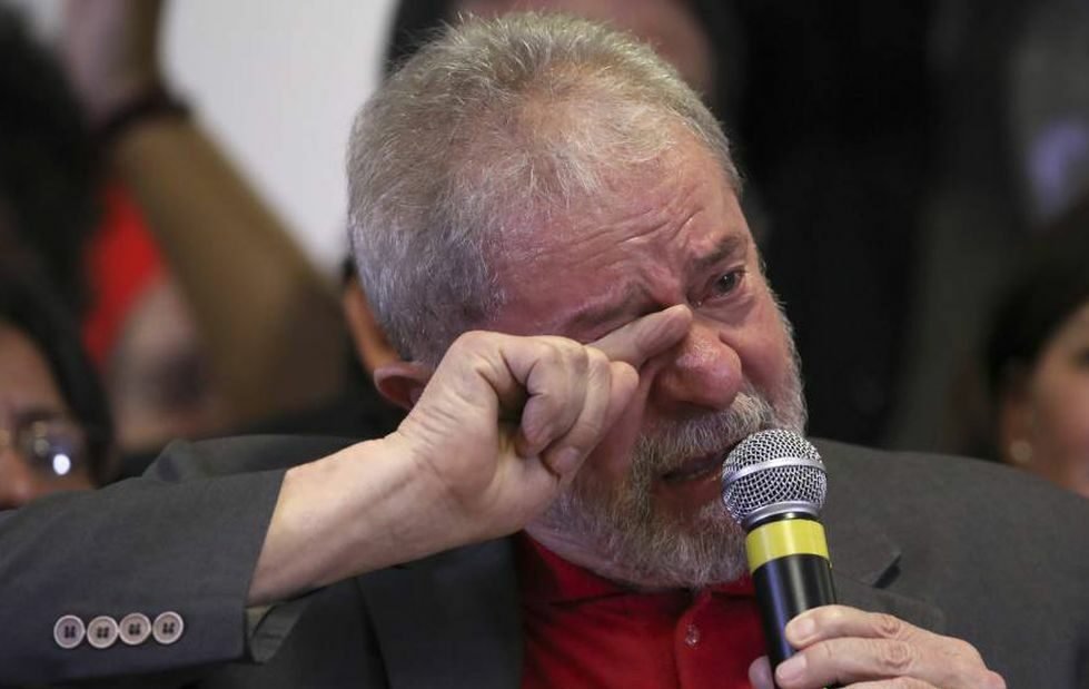 Lula aciona o TSE para tentar barrar propaganda de Bolsonaro