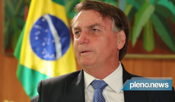No RJ, Bolsonaro passa sábado com militares e evangélicos