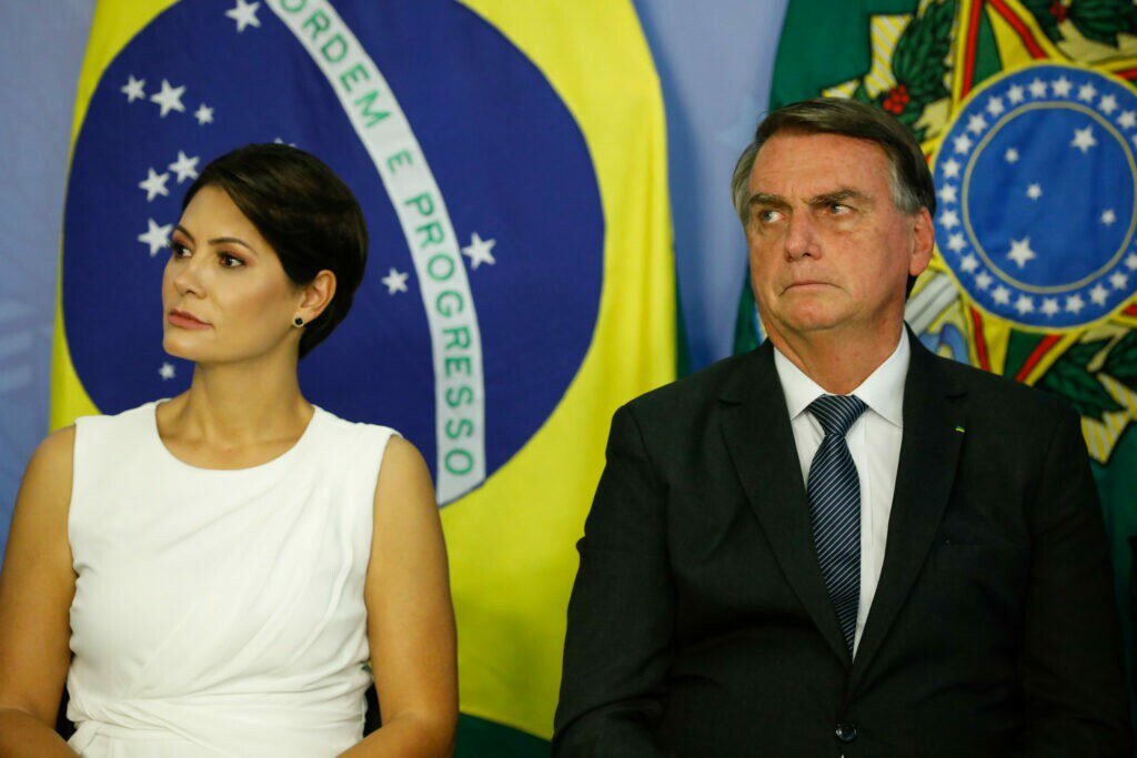 TSE decide limitar Michelle em propagandas de Bolsonaro