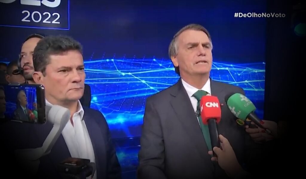 Bolsonaro exalta Moro após debate: "Um dos responsáveis pelo ressurgimento do Brasil"