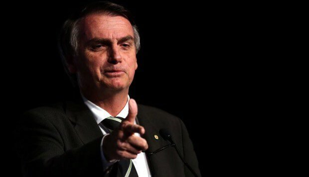 Bolsonaro quer “resolver questão do armamento” em 2º mandato