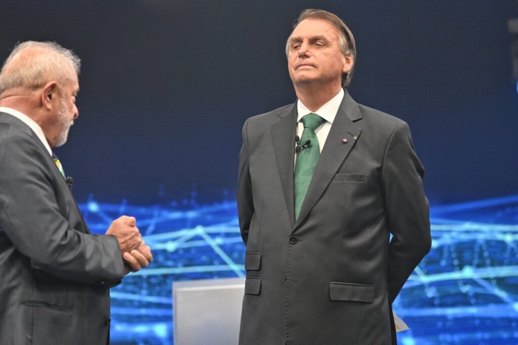 CNT dá empate técnico entre Lula e Bolsonaro na véspera do 2º turno