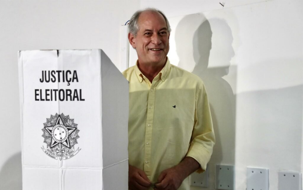 Ciro Gomes desconversa sobre voto: “Segui o meu partido”