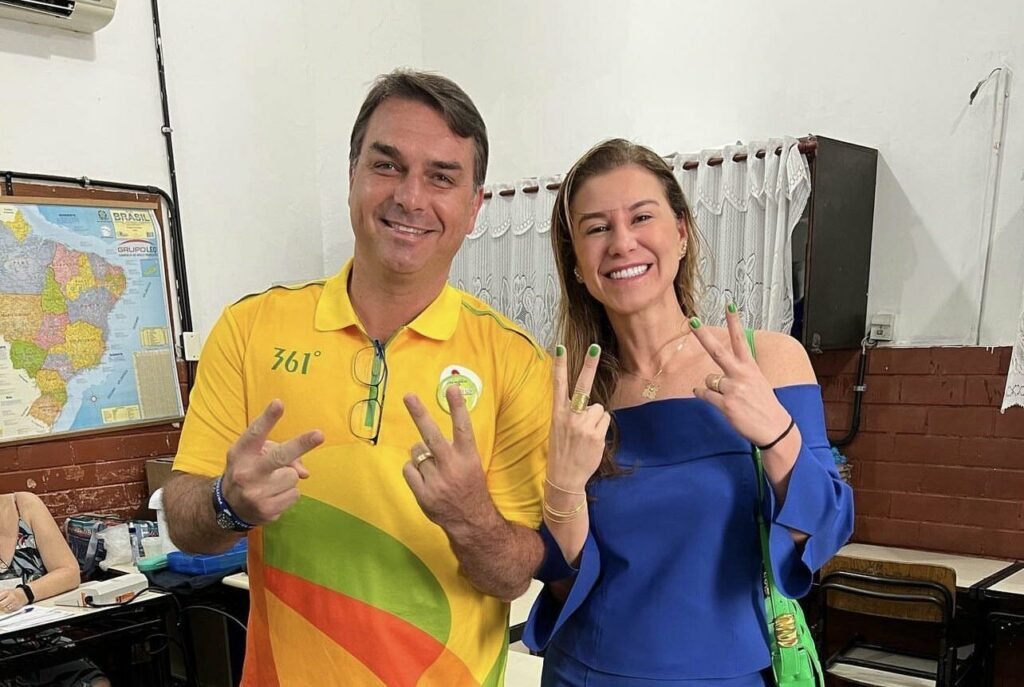 Flávio e Carlos esperam “virada histórica” em favor de Bolsonaro