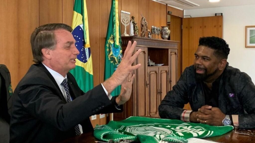 Pr. Wesley Ros e famosos lançam jingle de apoio a Bolsonaro
