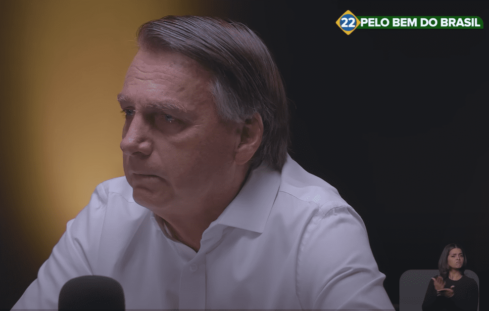 Vídeo: Bolsonaro chora ao falar da filha caçula, Laura