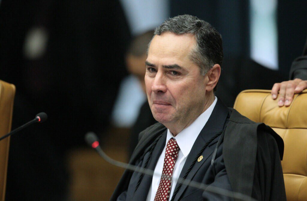 Barroso arquiva ações contra Bolsonaro em caso da Petrobras