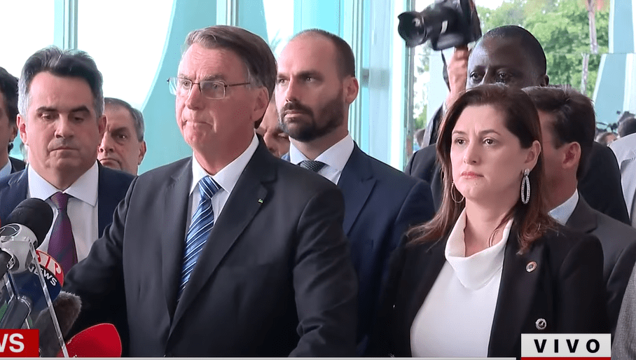 Bolsonaro agradece pelos votos dos 58 milhões de brasileiros