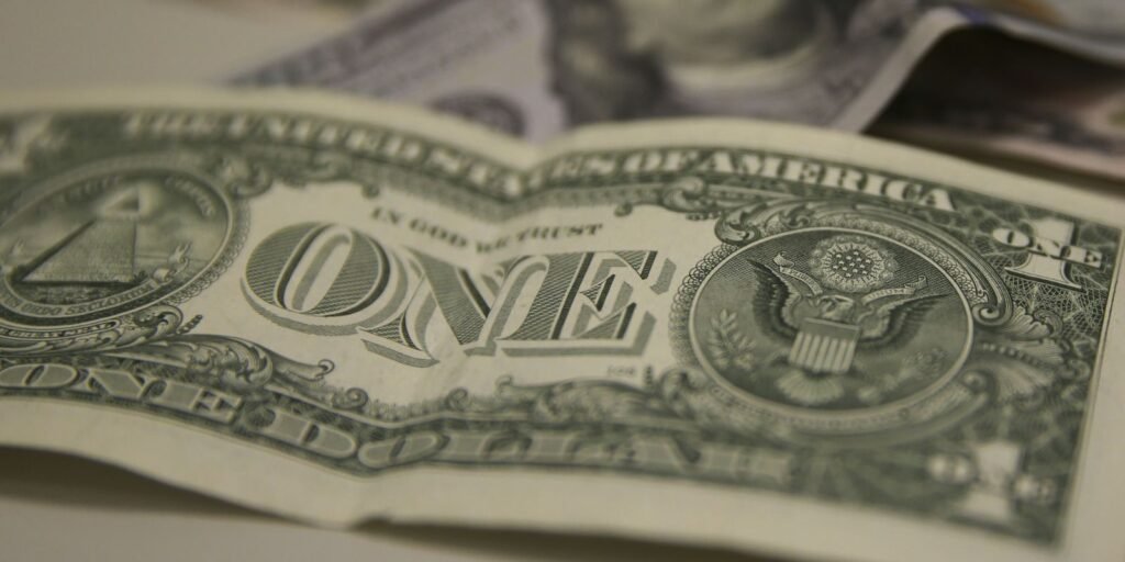 Dólar sobe para R$ 5,18 um dia após eleições norte-americanas
