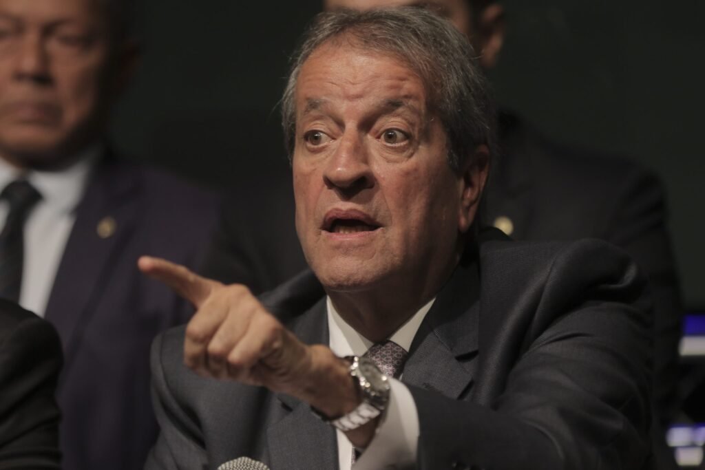 Em reação a Moraes, Valdemar discute bloquear PEC da Gastança, prioridade da equipe de transição de Lula