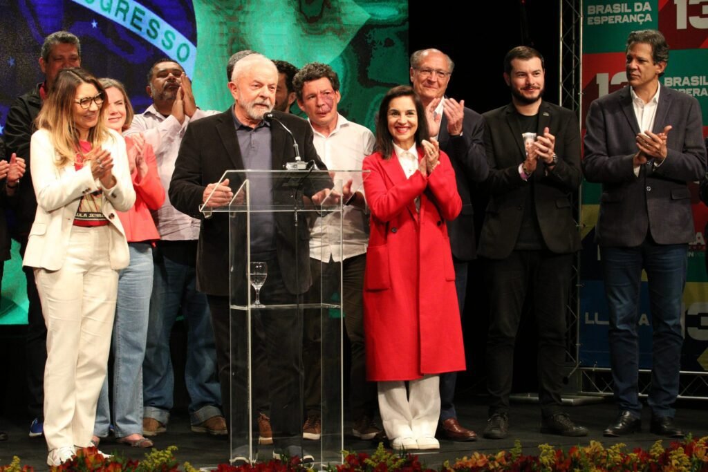 Equipe de Lula nega que o petista tenha sofrido infarto