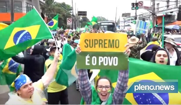 Feriado da República é marcado por protestos contra Lula