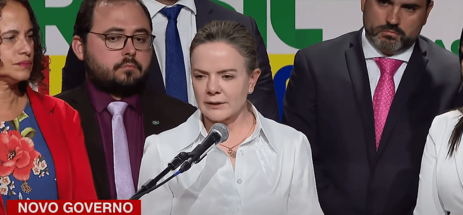 Gleisi: Lula não deve anunciar nomes de ministros nesta semana