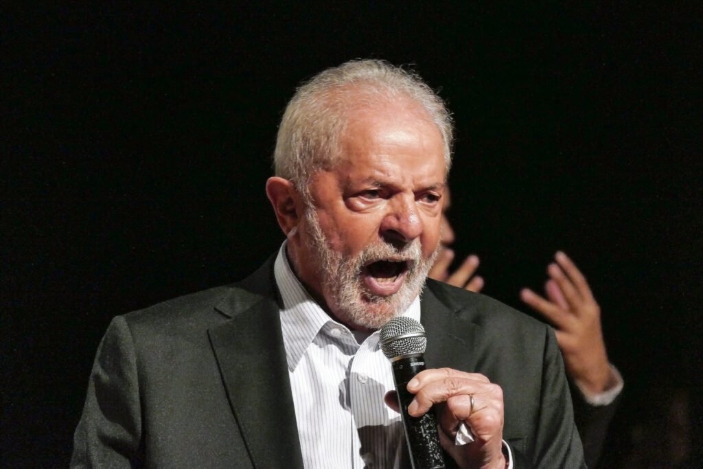 Lula diz que vai cobrar apoio de evangélicos a vacinas ou responsabilizar igrejas por mortes