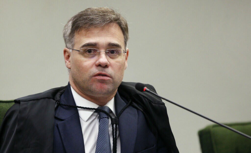 Mendonça será relator de pedido contra ministro da Defesa