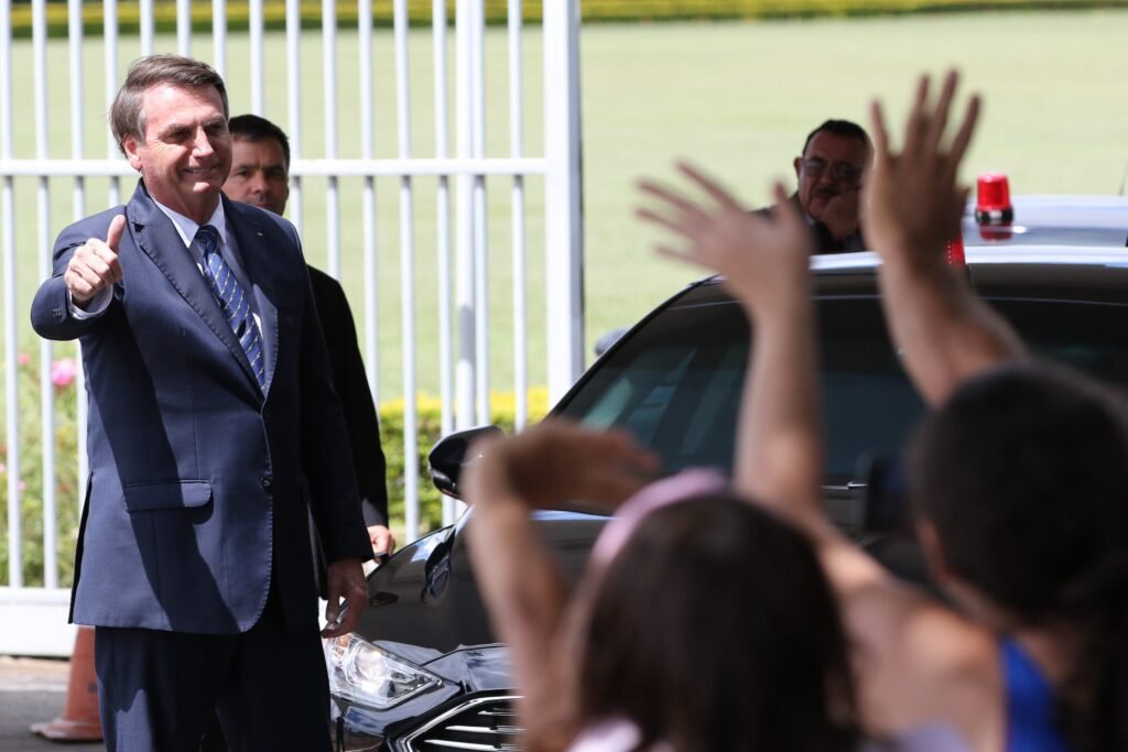 Palácio do Planalto: Bolsonaro reaparece após três semanas