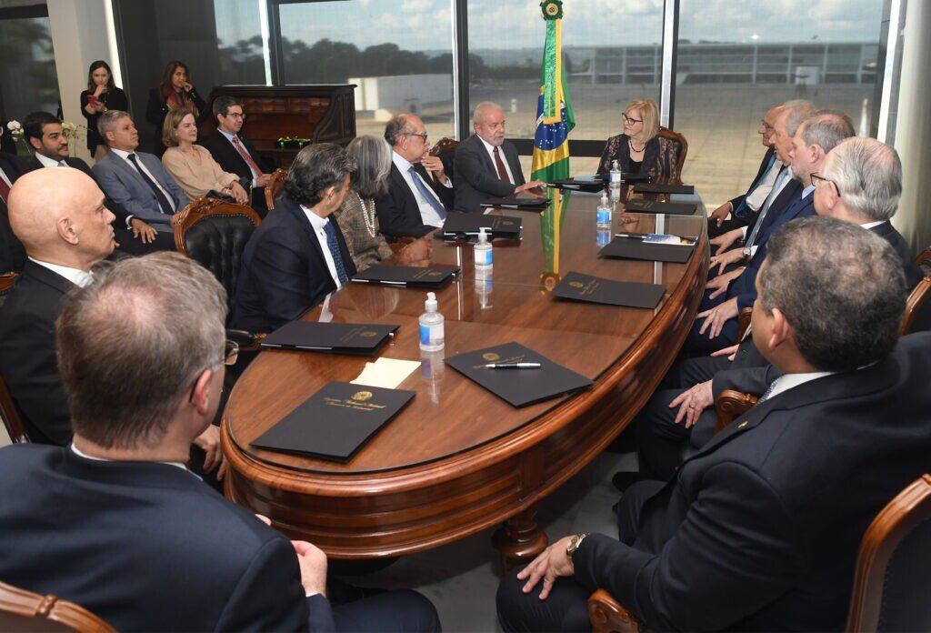 Só um ministro do STF ficou calado em encontro com Lula