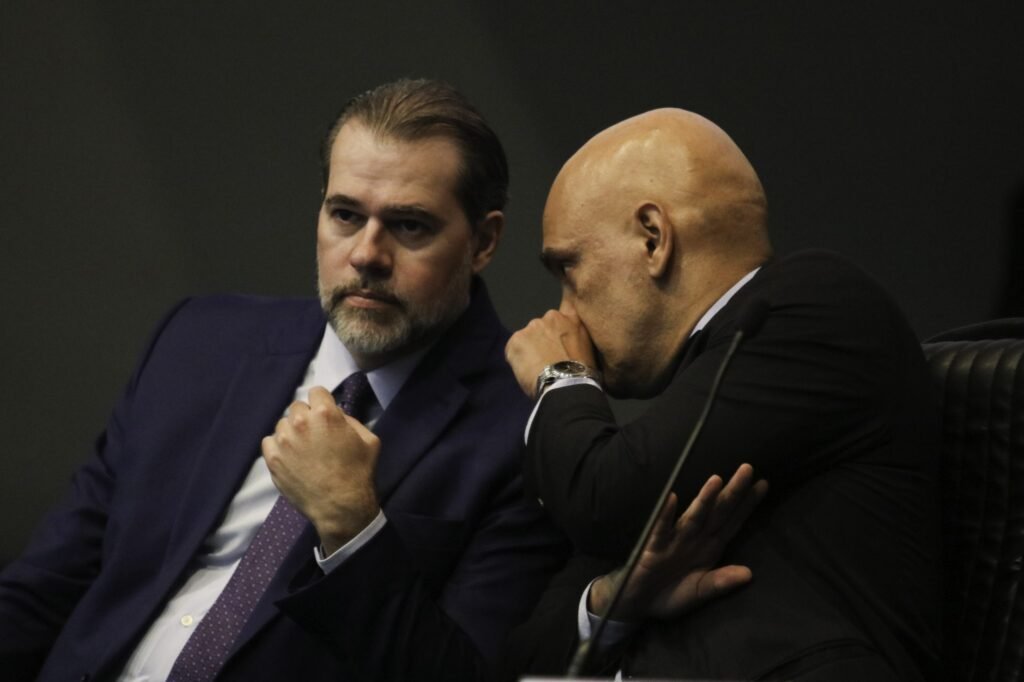 Após pedido da equipe de Lula, Moraes suspende porte de armas de fogo no DF para posse presidencial