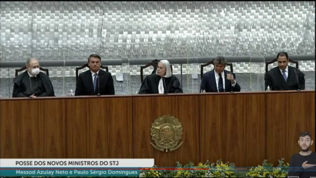Bolsonaro participa da posse dos novos ministros do STJ