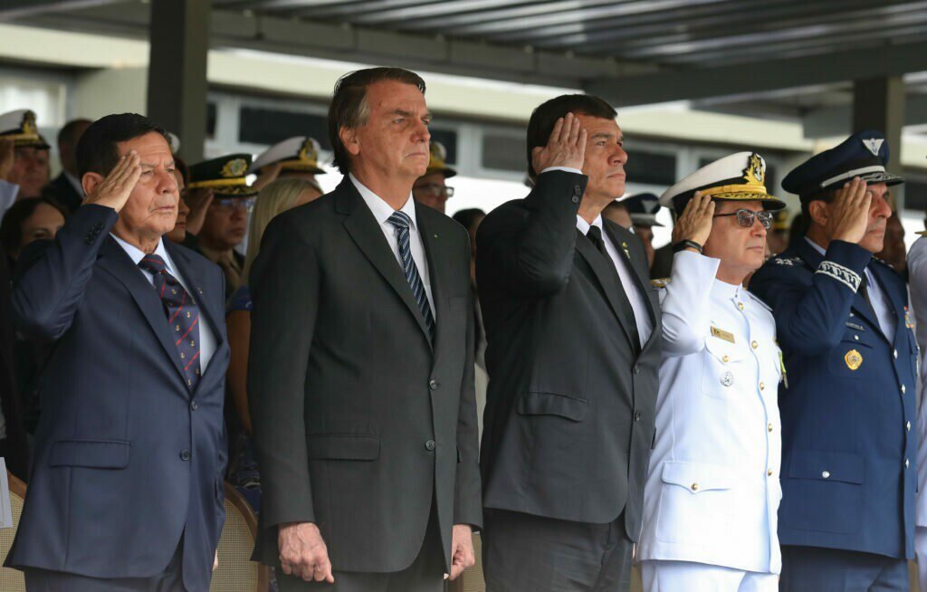 Bolsonaro: ‘O Brasil confia na atuação de suas Forças Armadas’
