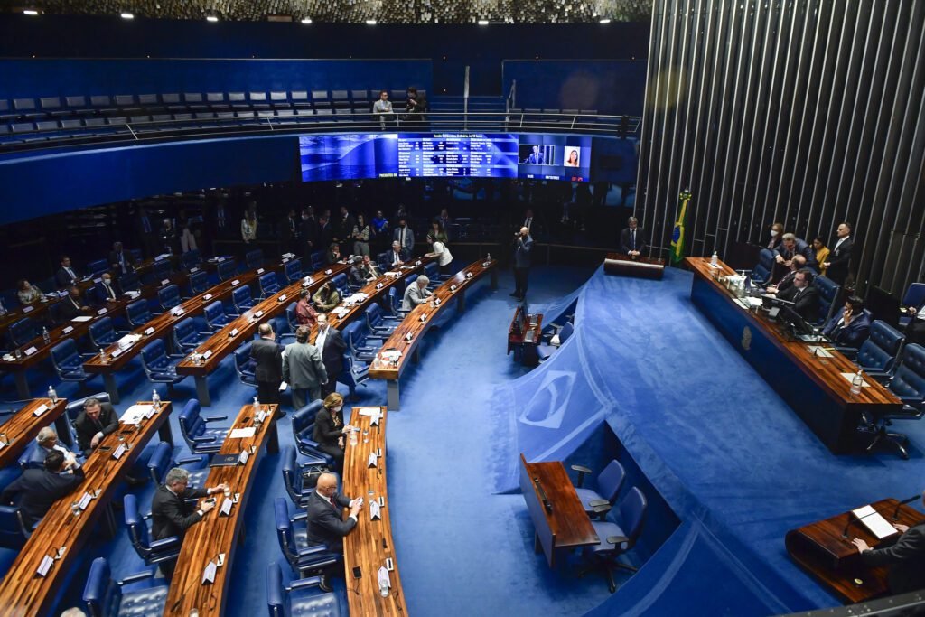 CCJ do Senado e o avanço da PEC do Estouro; texto vai ao plenário