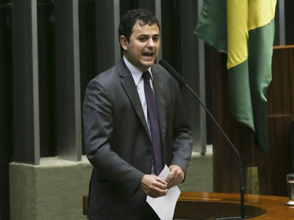 Deputado do PSOL pede cassação do diploma de Zambelli; entenda
