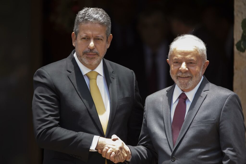 Em meio a discussões sobre PEC, Lula volta a se reunir com Lira