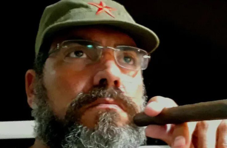 Escolhido por Dino para PRF tem foto em que faz alusão a Fidel