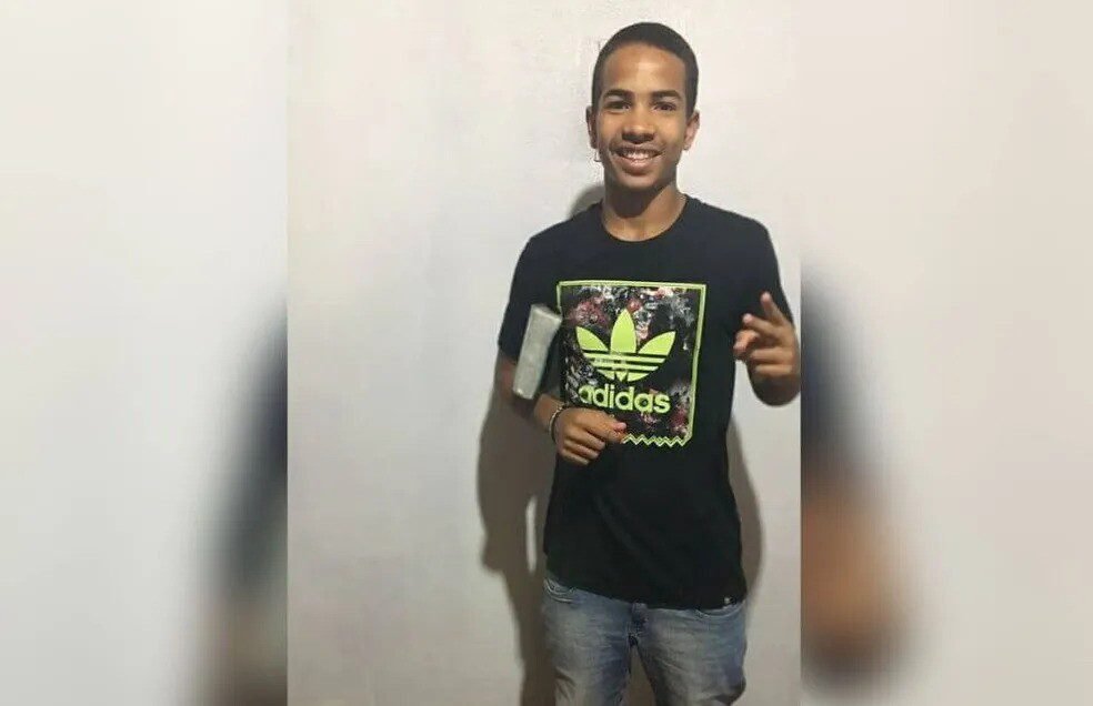 Jovem de 22 anos morre durante partida de futebol em Joinville