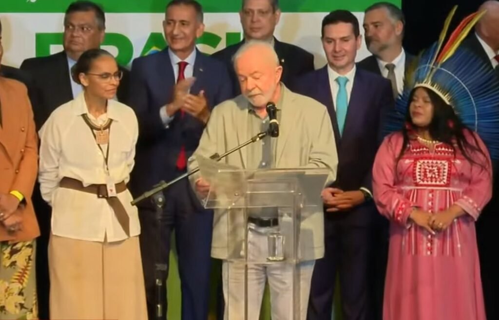 Lula anuncia 16 nomes e fecha os 37 ministérios de seu governo
