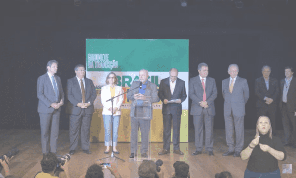 Lula anuncia 5 ministros, entre eles Haddad, Dino e Rui Costa