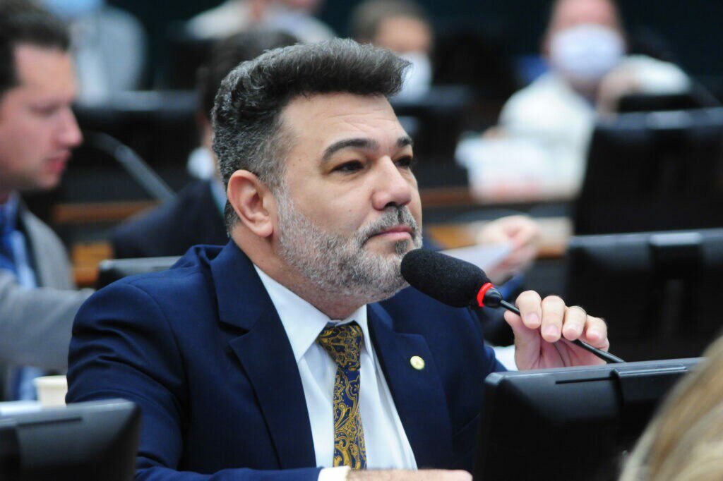 Marco Feliciano questiona a lista de ministros do governo Lula