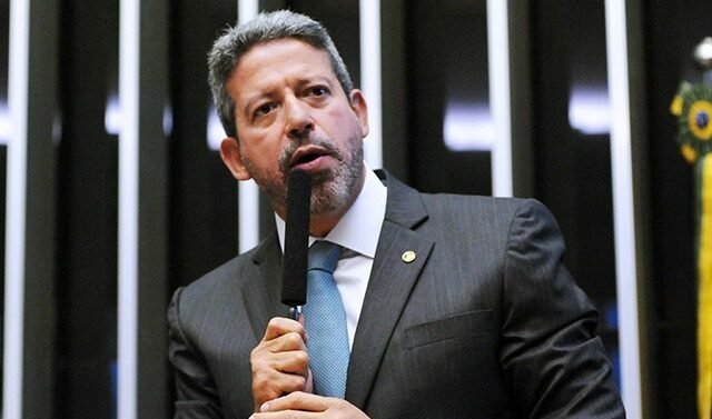PEC da Transição será votada na terça-feira, diz Lira