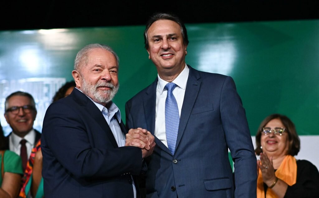 Para ministro da Educação de Lula, foi um equívoco investir em escolas cívico-militares