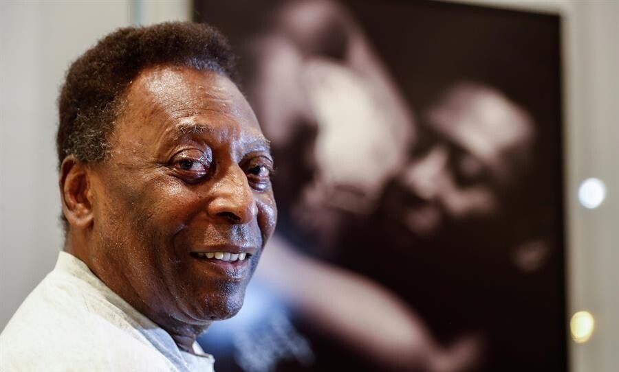 Pelé, lenda do futebol, morre aos 82 anos, em São Paulo