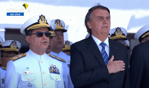 Presidente Bolsonaro comparece a cerimônia da Marinha, no Rio