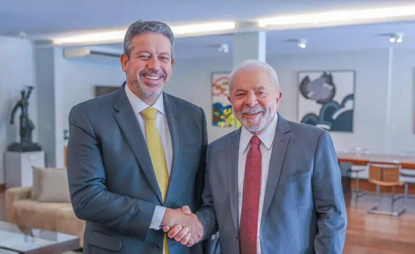 Reunião entre Lula e Arthur Lira ocorreu a portas fechadas