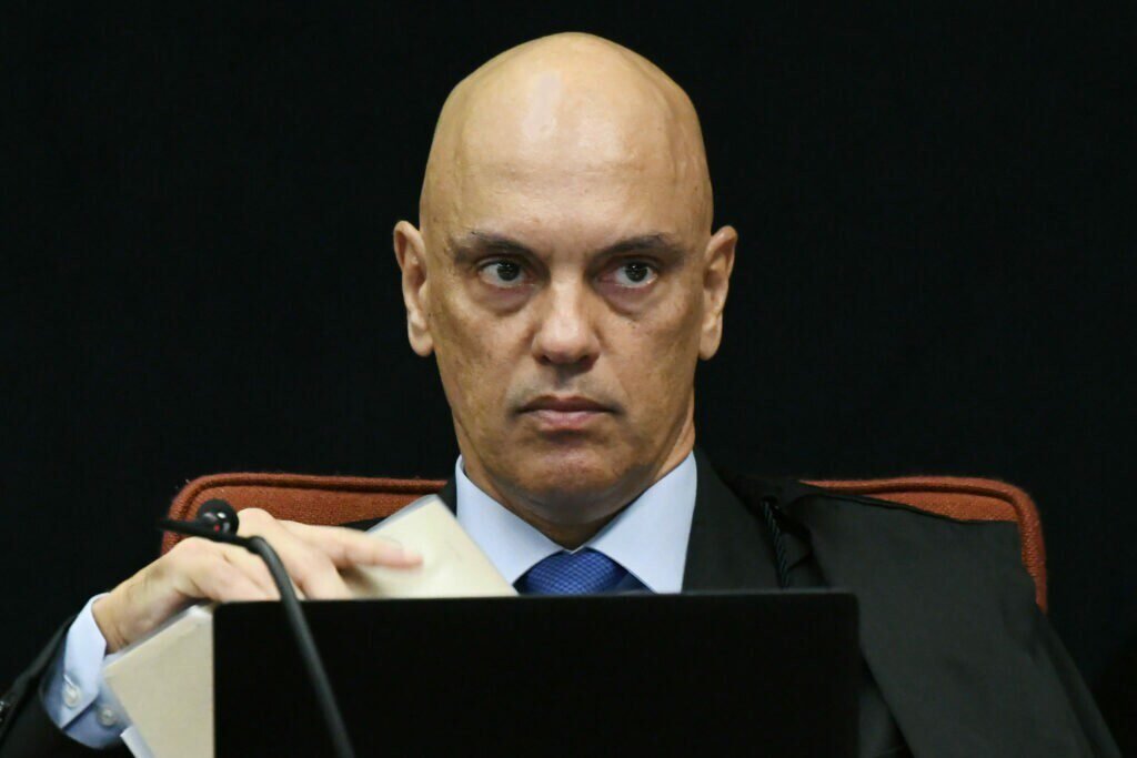 STF: Moraes bloqueia contas de supostos financiadores de atos