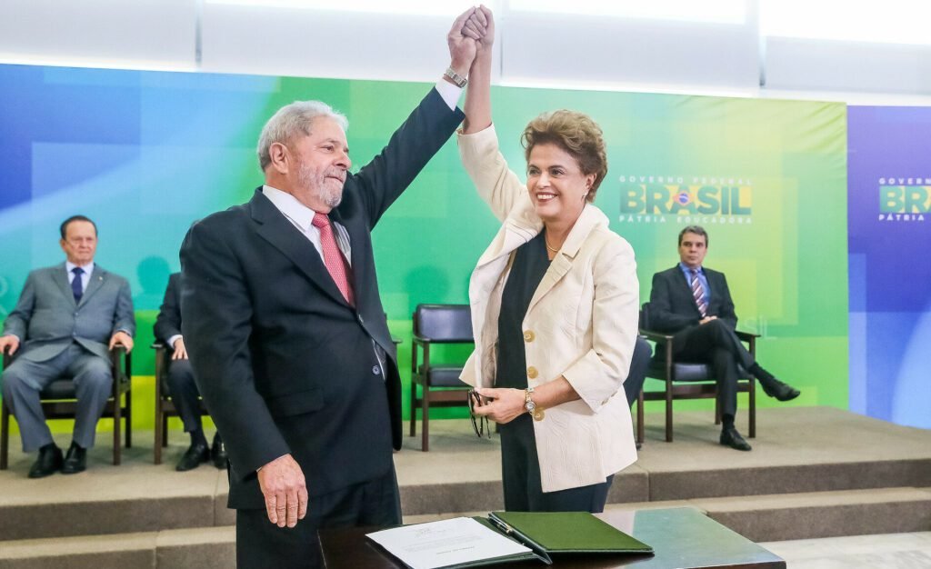 AGU silencia sobre Lula chamar impeachment de Dilma de golpe