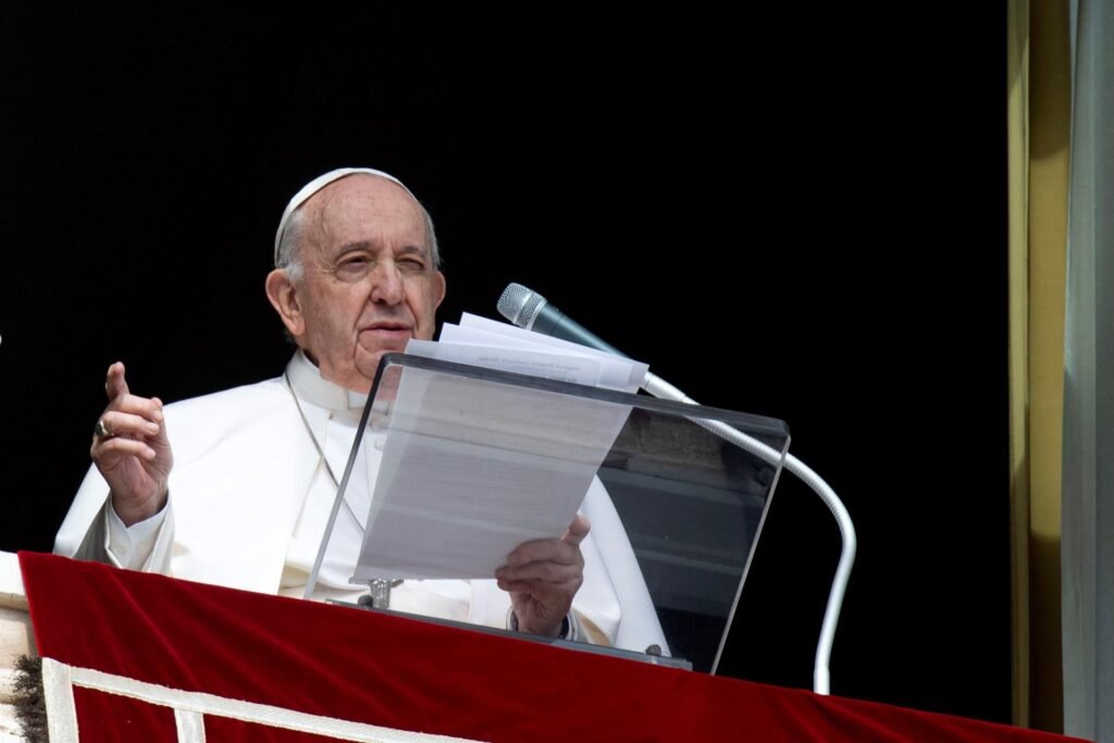 Após atos no DF, papa fala em “enfraquecimento da democracia”