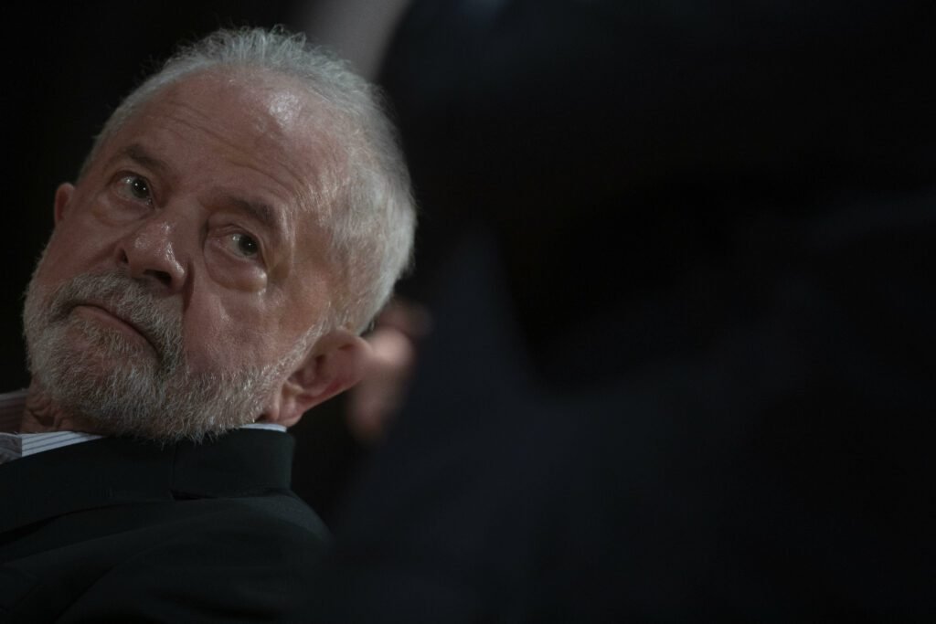 Após criticar estado do Alvorada, Lula fala mal da casa de Guedes