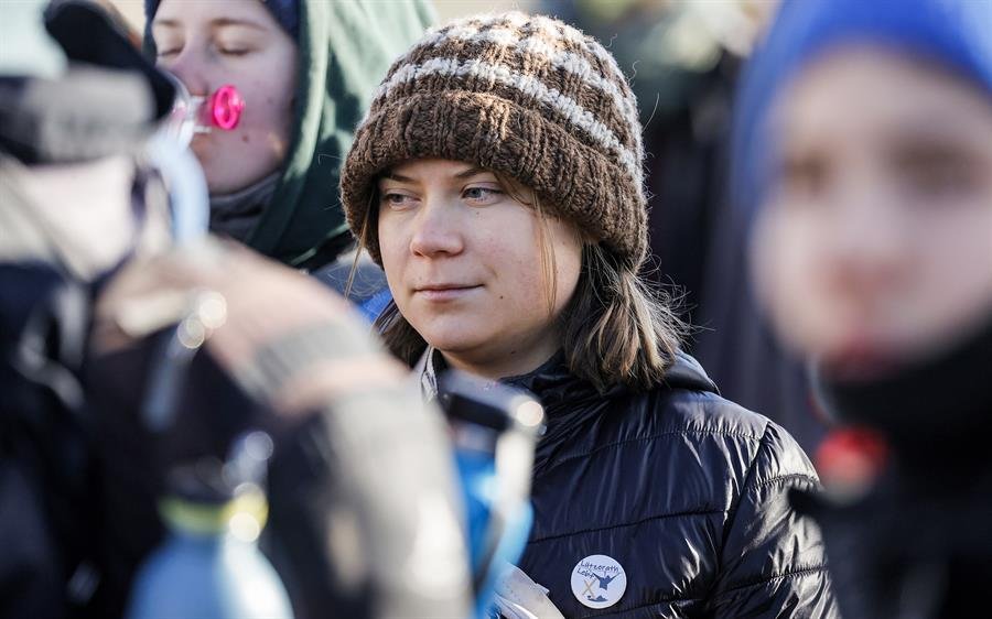 Ativista Greta Thunberg é detida durante protesto na Alemanha