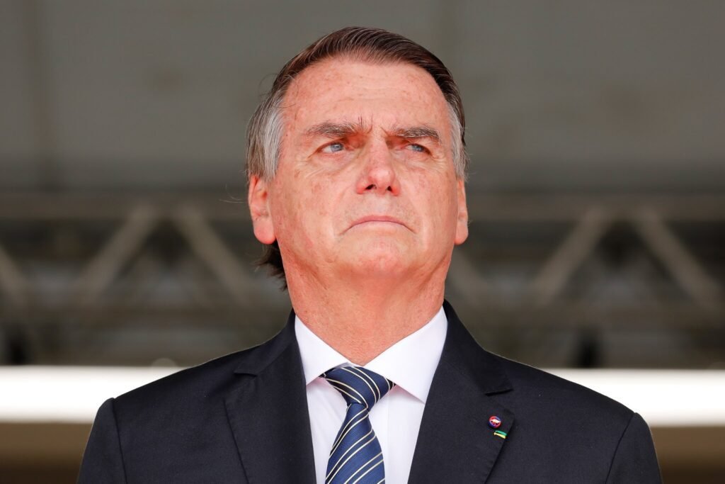 Bolsonaro responde acusações de caixa 2: “Mentira”