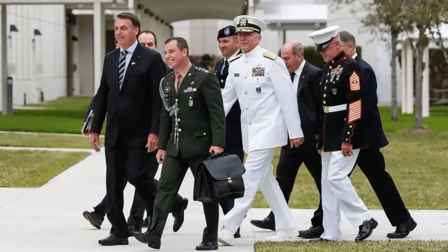 Ex-ajudante de Bolsonaro é vetado para assumir batalhão