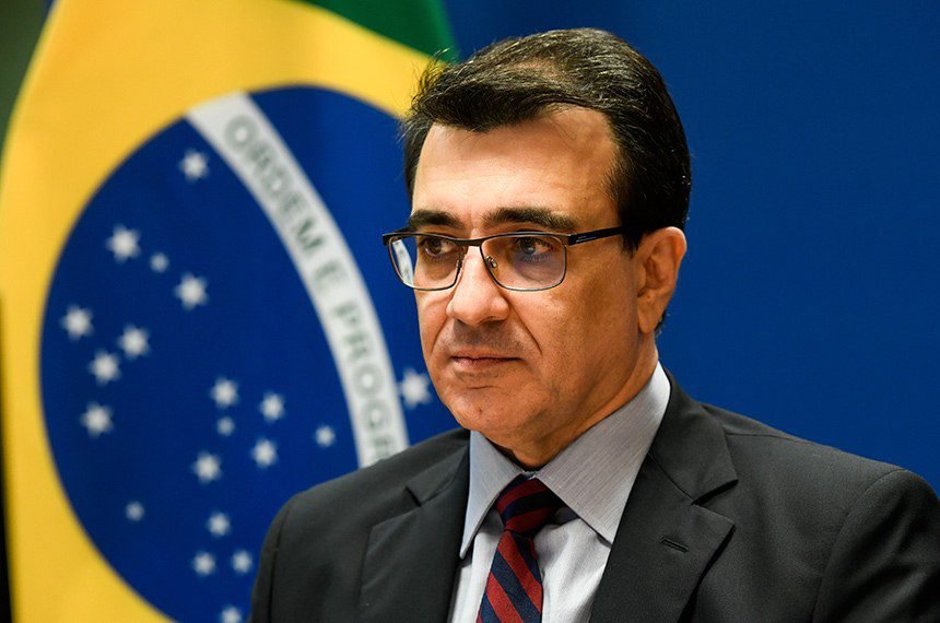 Ex-chanceler de Bolsonaro deve assumir embaixada no Canadá