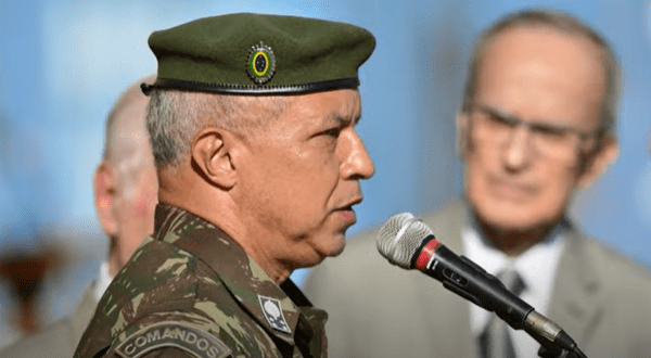 General Arruda perdeu o cargo por apoiar aliado de Bolsonaro